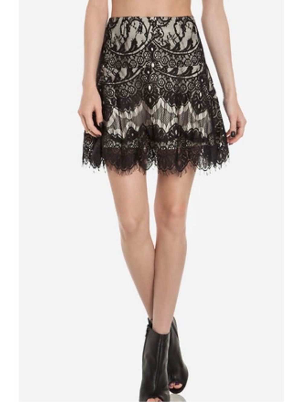 Exquisite embroidered black lace mini skirt
